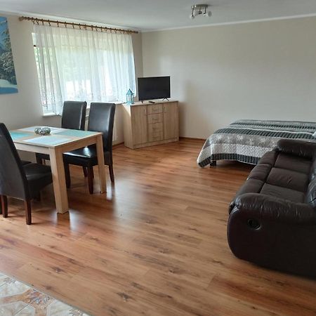 Pokoje U Agi Apartment เอากุสตูฟ ภายนอก รูปภาพ