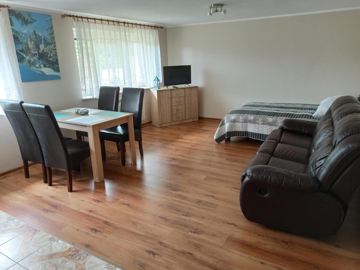 Pokoje U Agi Apartment เอากุสตูฟ ภายนอก รูปภาพ