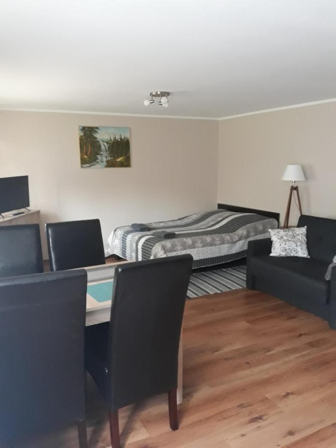 Pokoje U Agi Apartment เอากุสตูฟ ภายนอก รูปภาพ